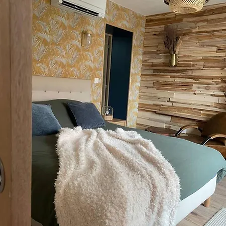 D'une Chambre Avec Wifi A Amand Les Eaux