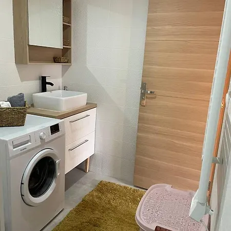 D'une Chambre Avec Wifi A Amand Les Eaux *